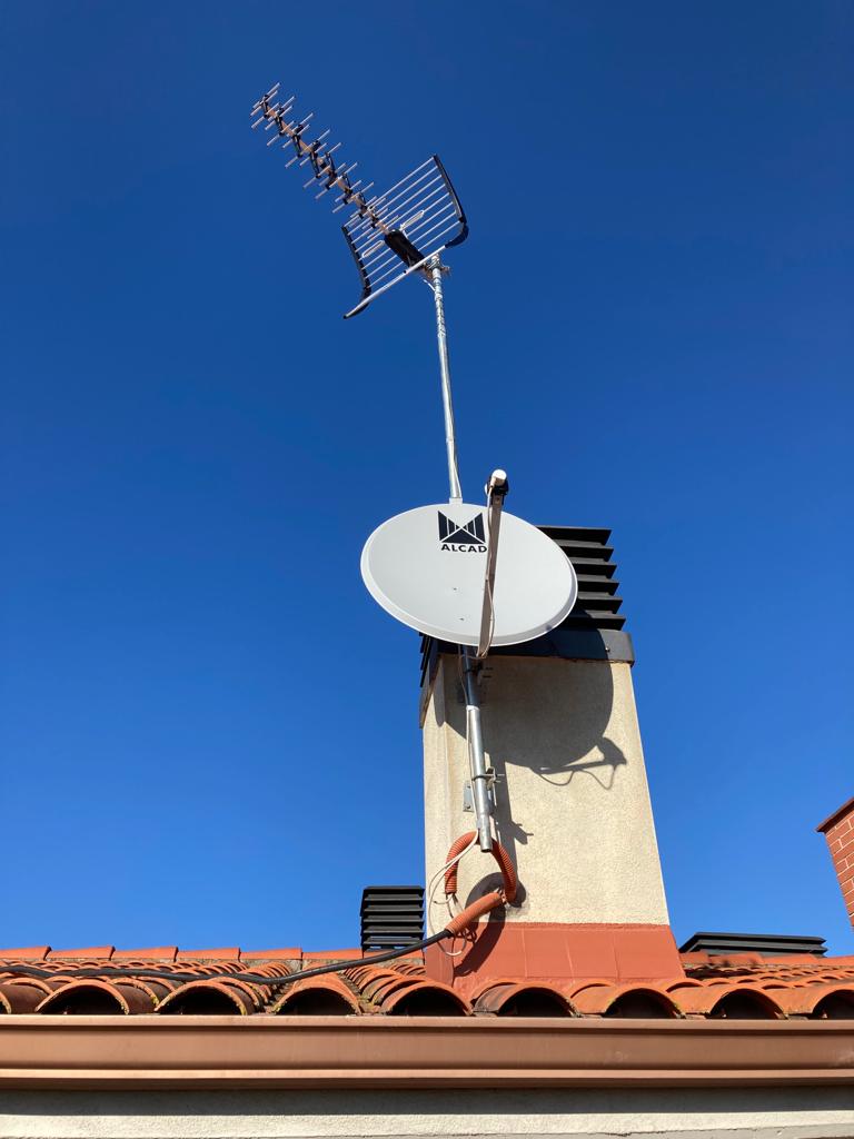 Antena parabòlica Alcad Videotec Serveis